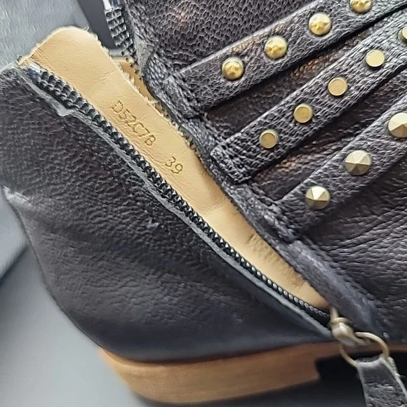 GEOX Respira Women's 8.5 Black Leather‎ Ankle Boots Studded Zipper - Picture 8 of 16